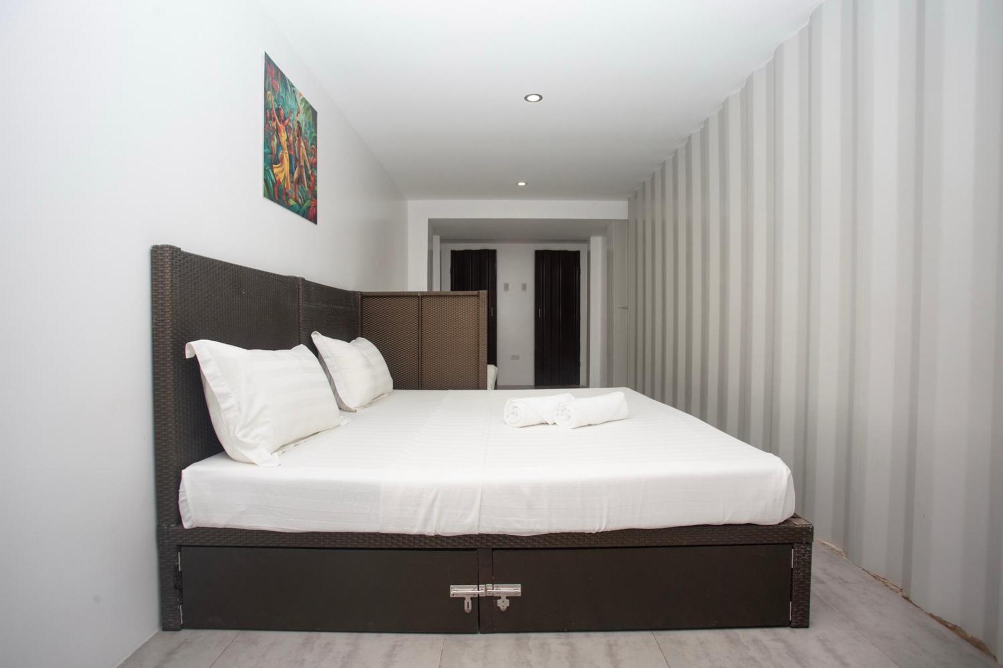 Chillax Boracay Hostel Yapak ภายนอก รูปภาพ